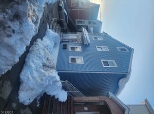 51 Geneva St, Elizabeth City, NJ 07206