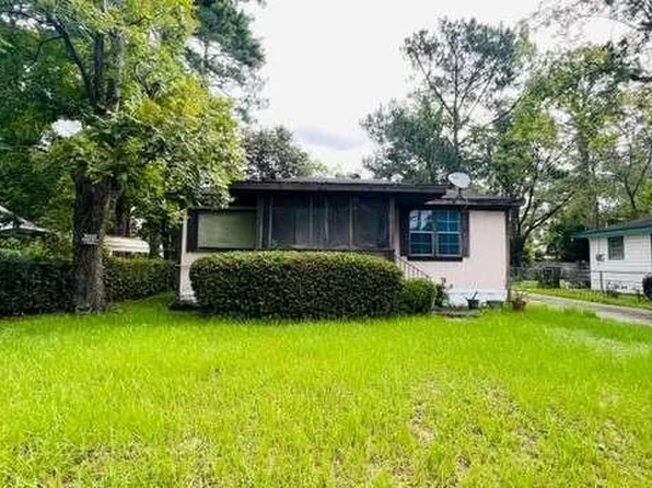 1406 Dorris St, Waycross, GA 31501