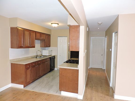 5th image of 522 Kiowa Dr APT 204