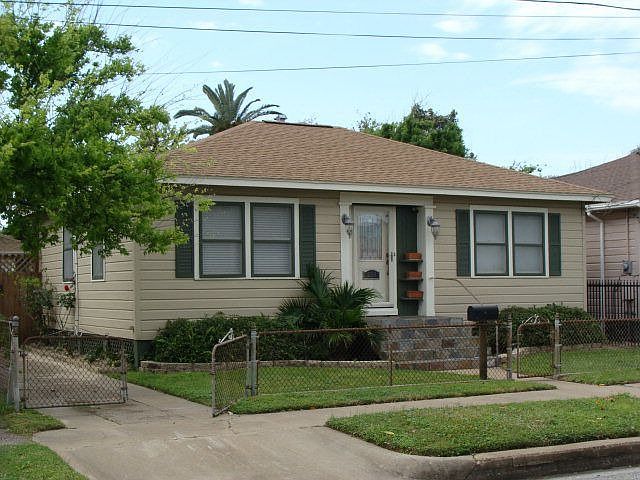 1st image of 2113 Avenue O