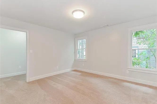 2860 Joyce Ave — Photo 24