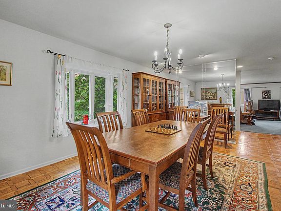 5th image of 1 Exeter Ct