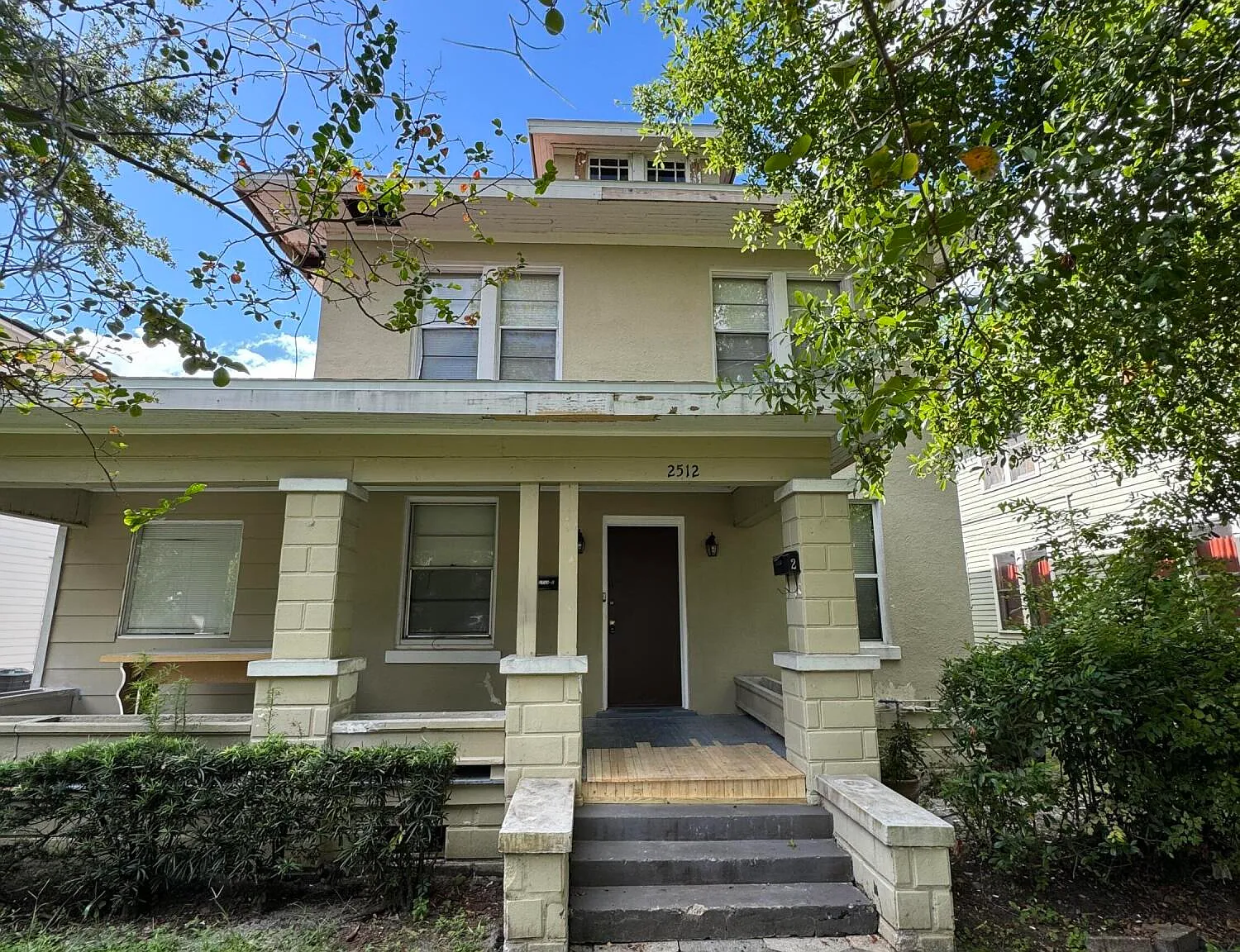 6 bed, 1.0 bath, 3105 sqft, $2,190 — Photo 1