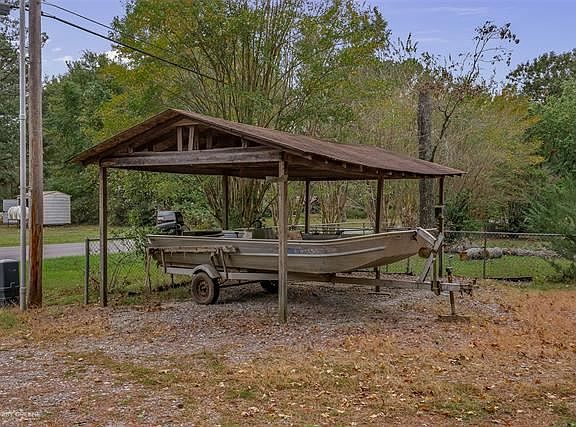 4th image of 2198 Twin Lake Dr