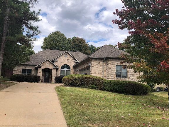 3rd image of 106 Gardens Gate Cir