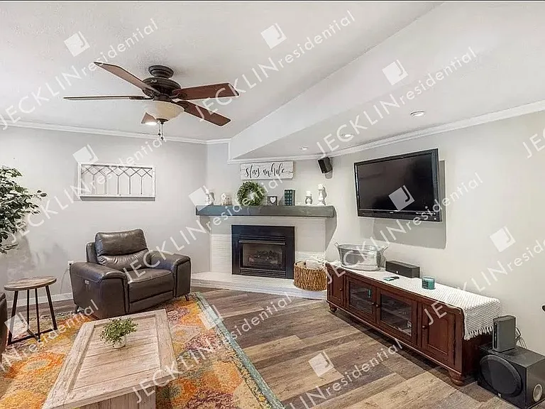 8410 Freestone Ave — Photo 10
