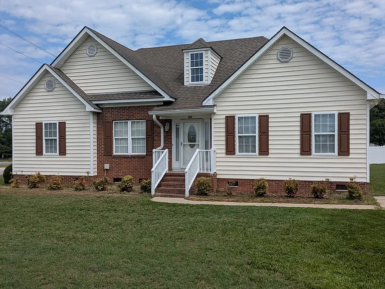 500 Birchwood Dr — Photo 1