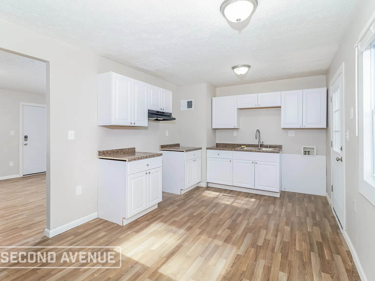3 bed, 1.0 bath, 1175 sqft, $1,545 — Photo 4