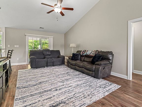 5th image of 263 MacArthur Dr.
