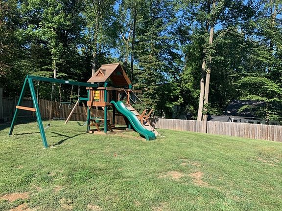 3rd image of 56 Berkshire Dr