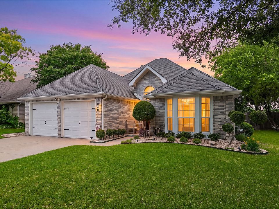 1st image of 840 Lionel Way