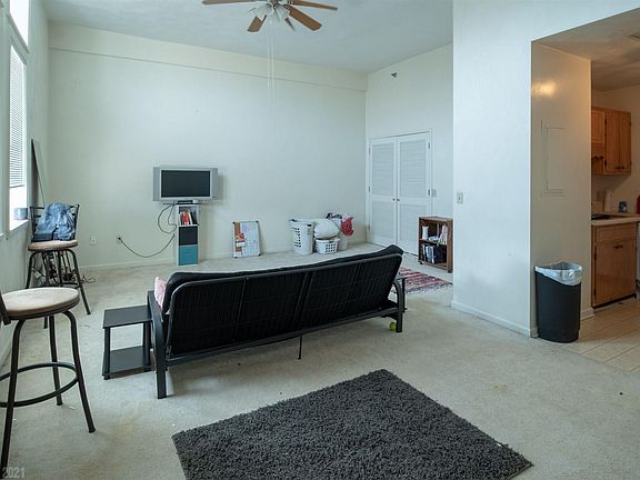 2nd image of 303 W Main U202 St #U202