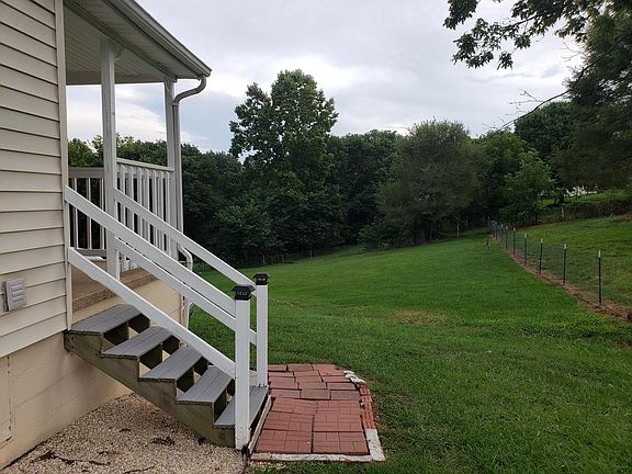 4th image of 1401 Leeland Dr