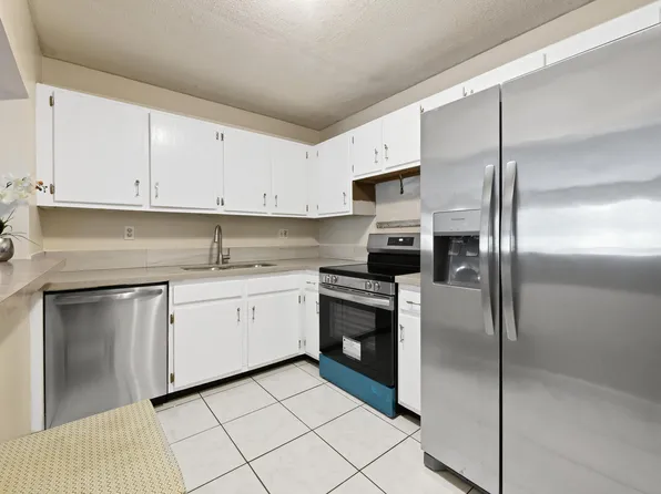 4278 NW 89th Avenue #204, Coral Springs, FL 33065