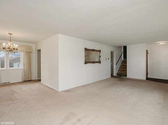 2nd image of 2731 Theresa Ave