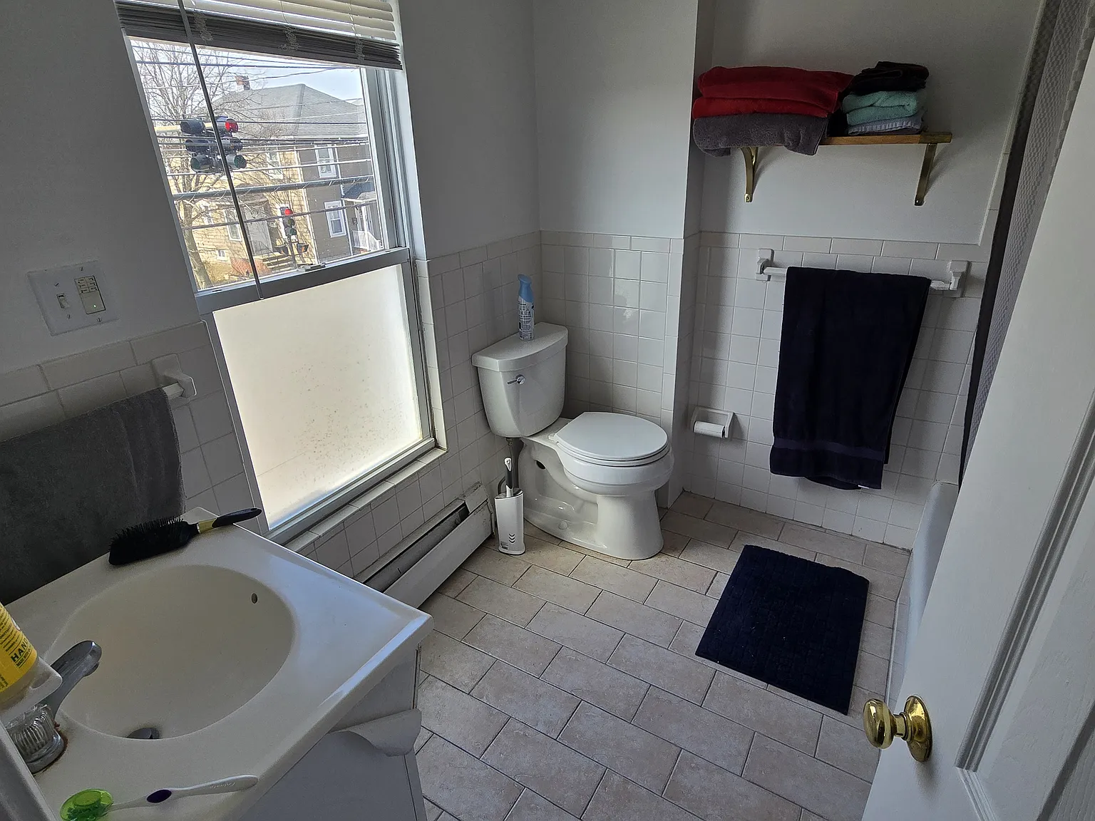 3 bed, 1100 sqft, $3,300 — Photo 3