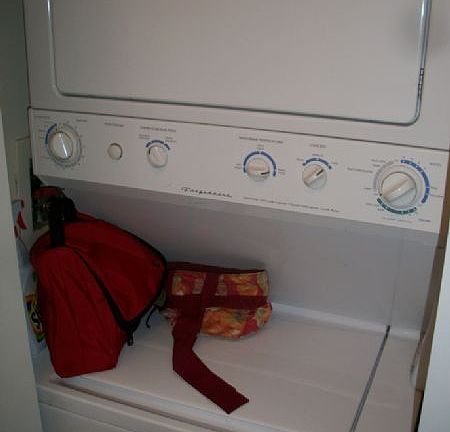 4th image of 2045 N Larrabee St APT 7107