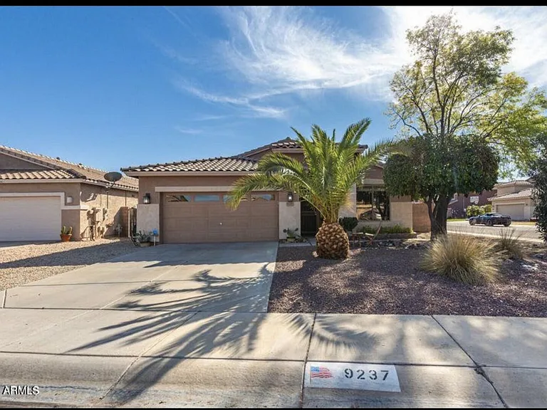 W Irma Ln — Photo 1