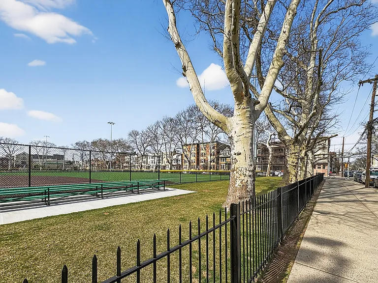 345 Walnut St #1R — Photo 40