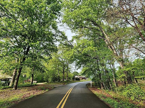 4th image of 760 Breedlove Rd