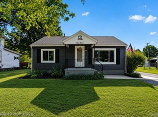 815 Fowler St, Howell, MI 48843