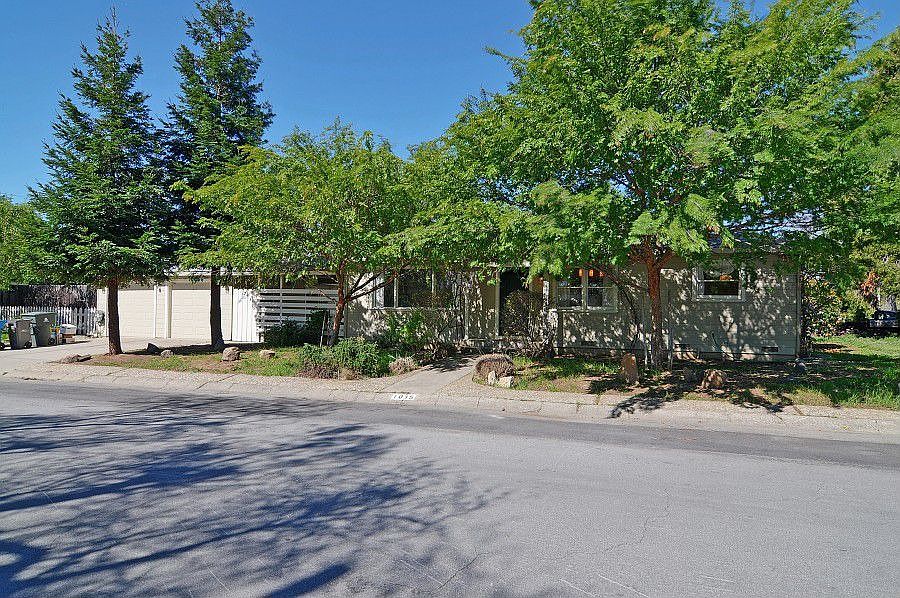 1st image of 1015 Normandy Dr