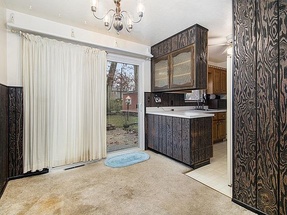 5th image of 19300 Dresden Dr