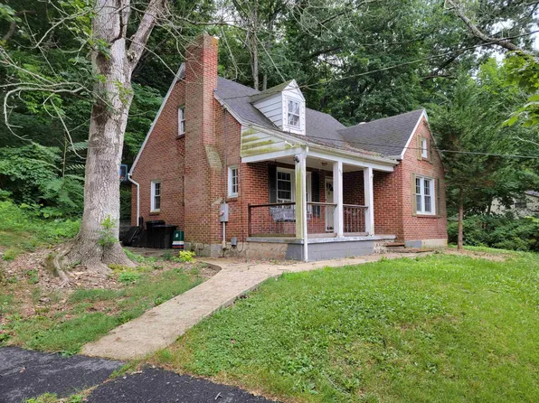 490 Mount View Dr, Staunton, VA 24401