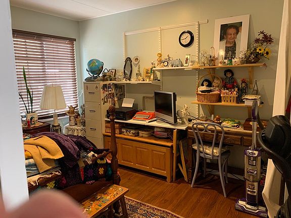 5th image of 1087 Bowdoin St