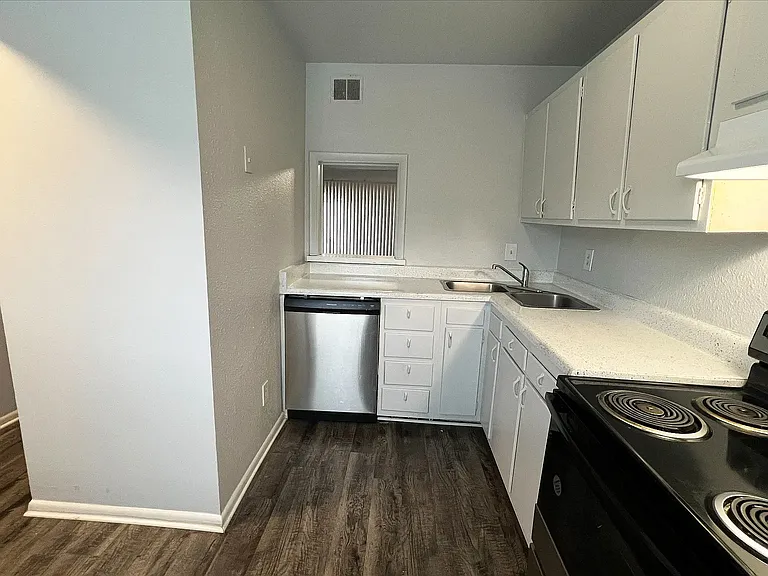 1905-F Eastway Dr #1905 — Photo 10