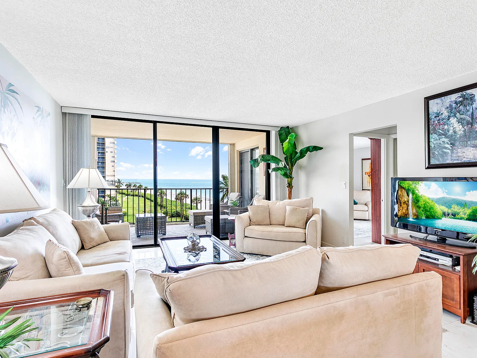 2 bed, 2.0 bath, 1270 sqft, $9,000 — Photo 4