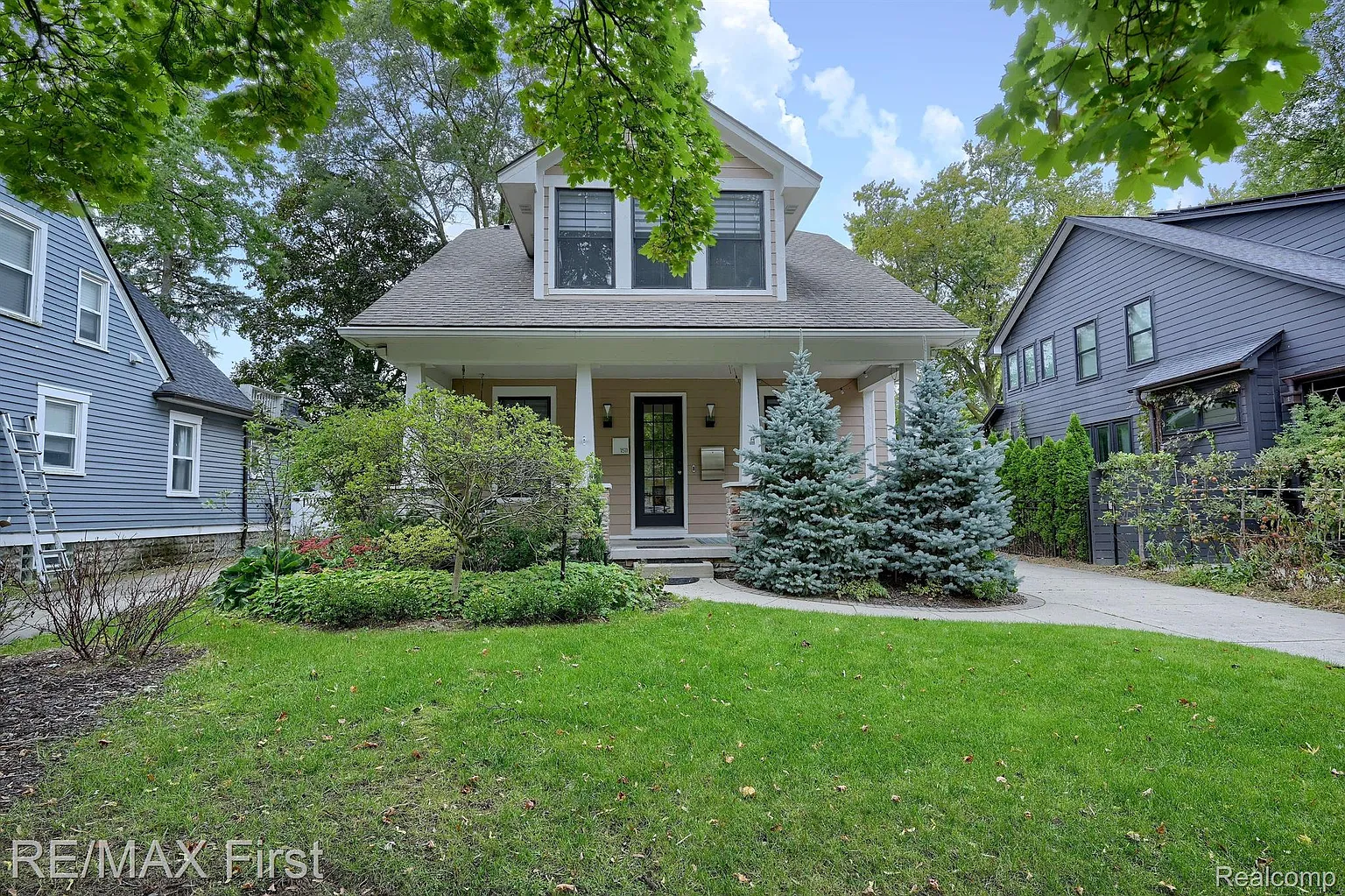 1511 N Maple Ave photo 1