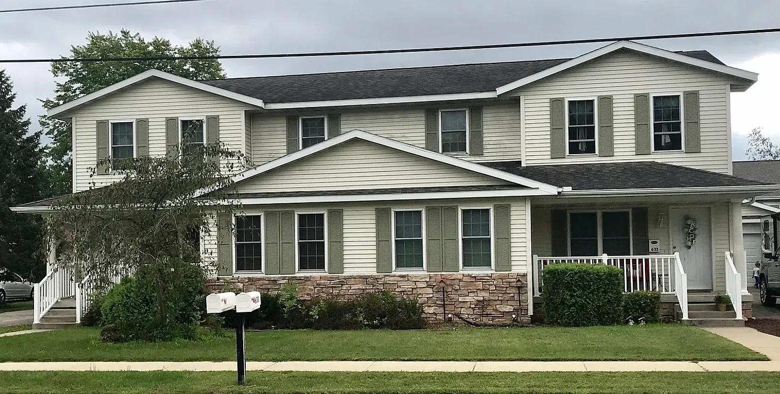 4 bed, 2850 sqft, $1,500 — Photo 1