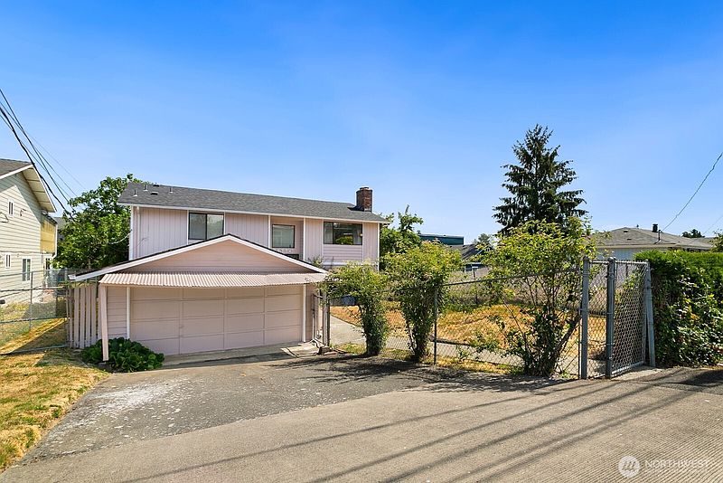 2nd image of 6774 28th Avenue S