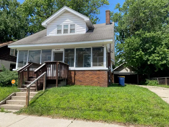 527 Kenwood St NE, Grand Rapids, MI 49505