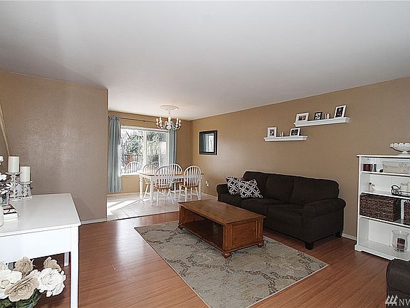 5th image of 8212 27th Pl NE