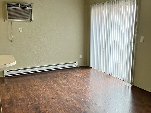 2nd image of 1025 W Entiat Ave #11333432
