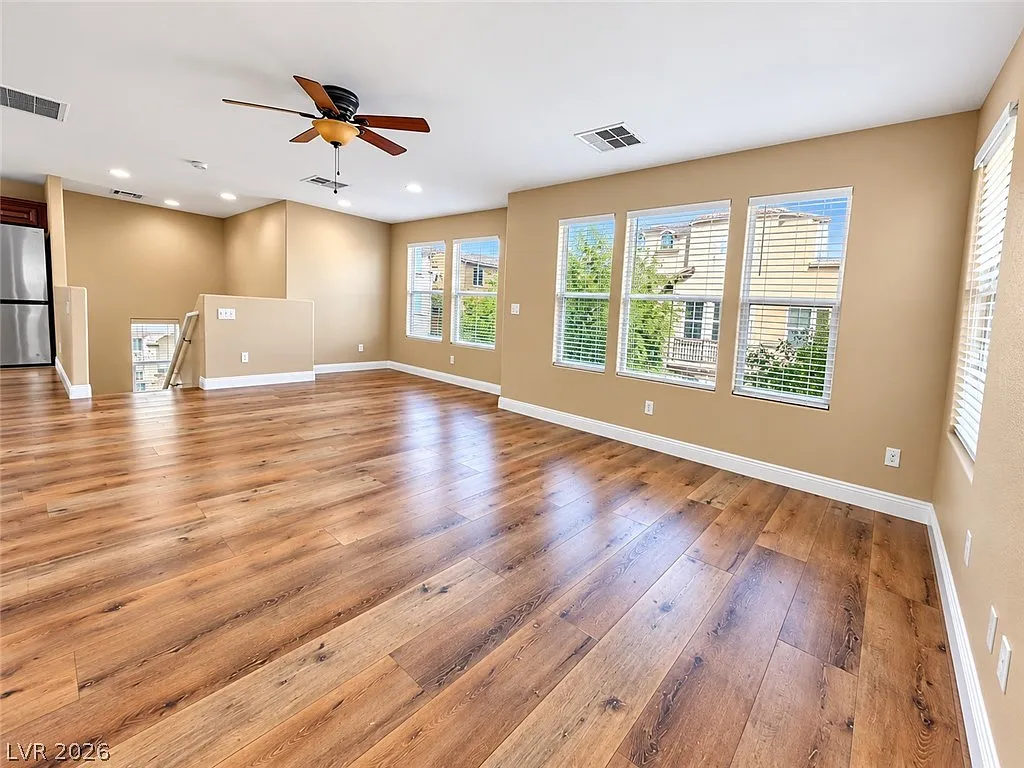 3 bed, 3.5 bath, 1686 sqft, $2,200 — Photo 4
