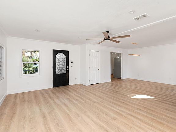 4th image of 4811 Gardena Ave