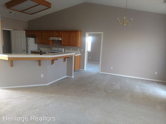 3rd image of 1418 Peachwood St
