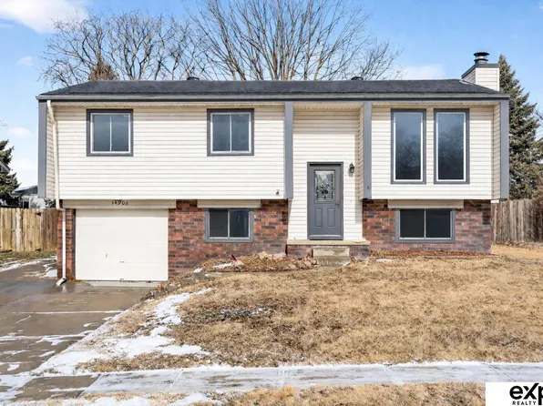 14906 Willow Creek Dr, Omaha, NE 68138