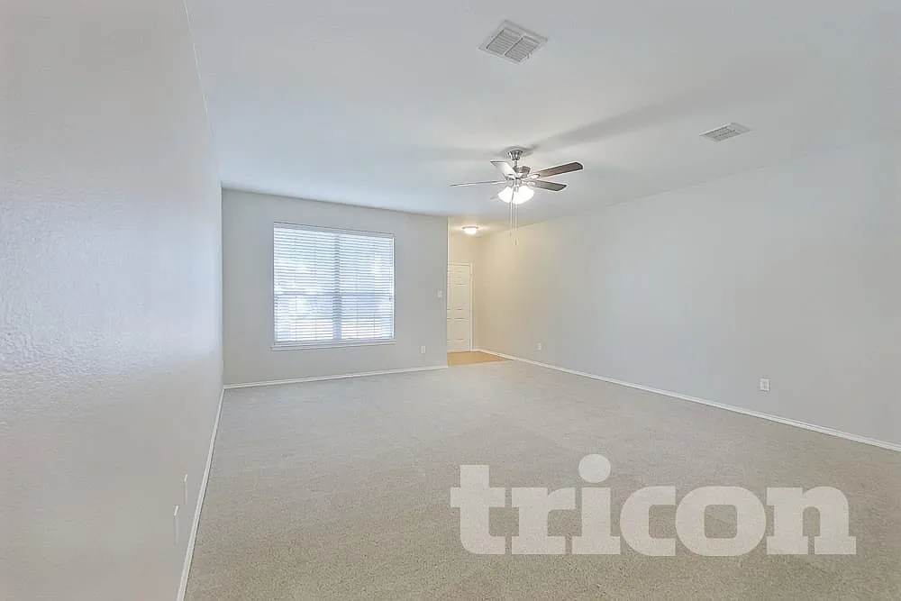 5856 Mount Plymouth Point Fort Worth TX — Photo 3