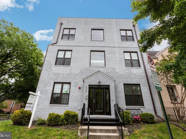 1839 Washington Ct SW #D-4, Washington, DC 20032