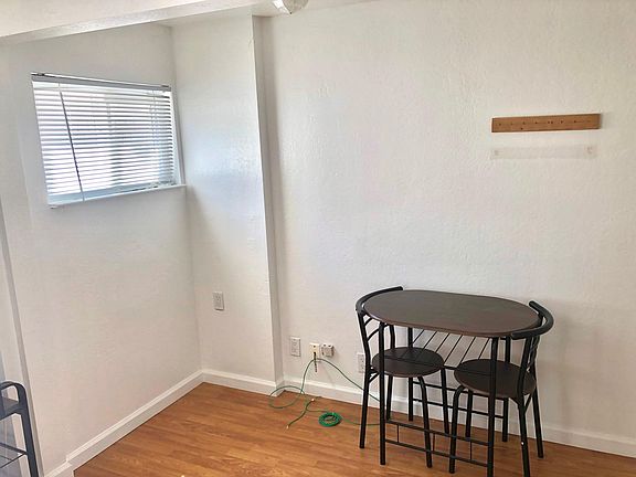 3rd image of 936 Paloma Ave #B
