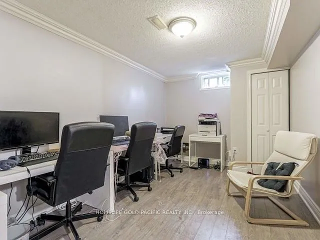 62 Baffin Ct — Photo 15