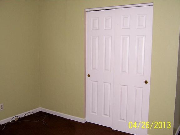 4th image of 272 Suburban St