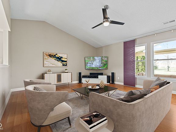 3rd image of 10275 Memorial Knoll Dr