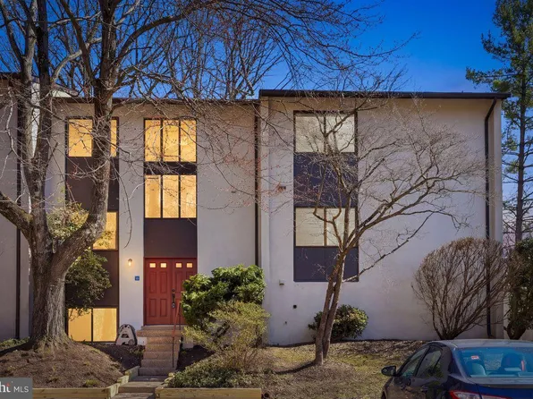 11919 Barrel Cooper Ct, Reston, VA 20191