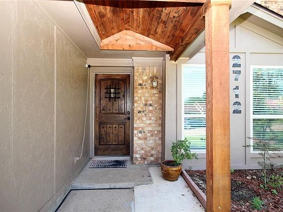 5th image of 2717 E Wentwood Dr