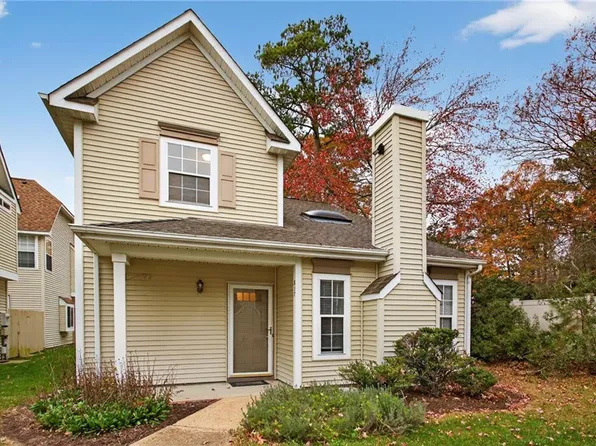 817 Snead Dr, Newport News, VA 23602